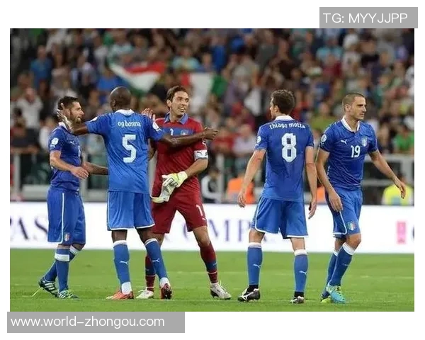 意大利勇夺欧洲杯冠军展现足球实力与团队精神的辉煌历程